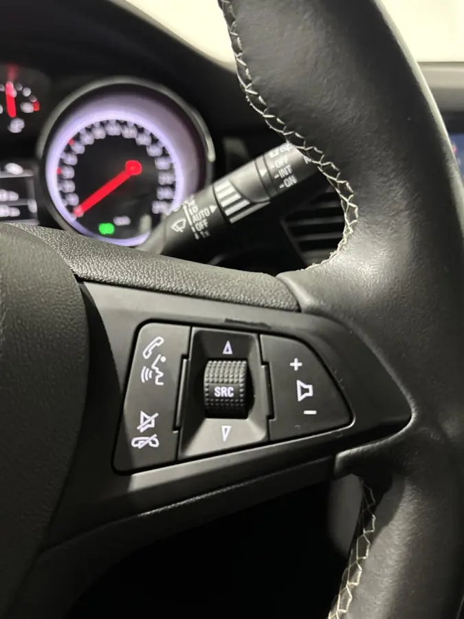 Business Elegance|KEYLESS|CARPLAY|LANE ASSIST