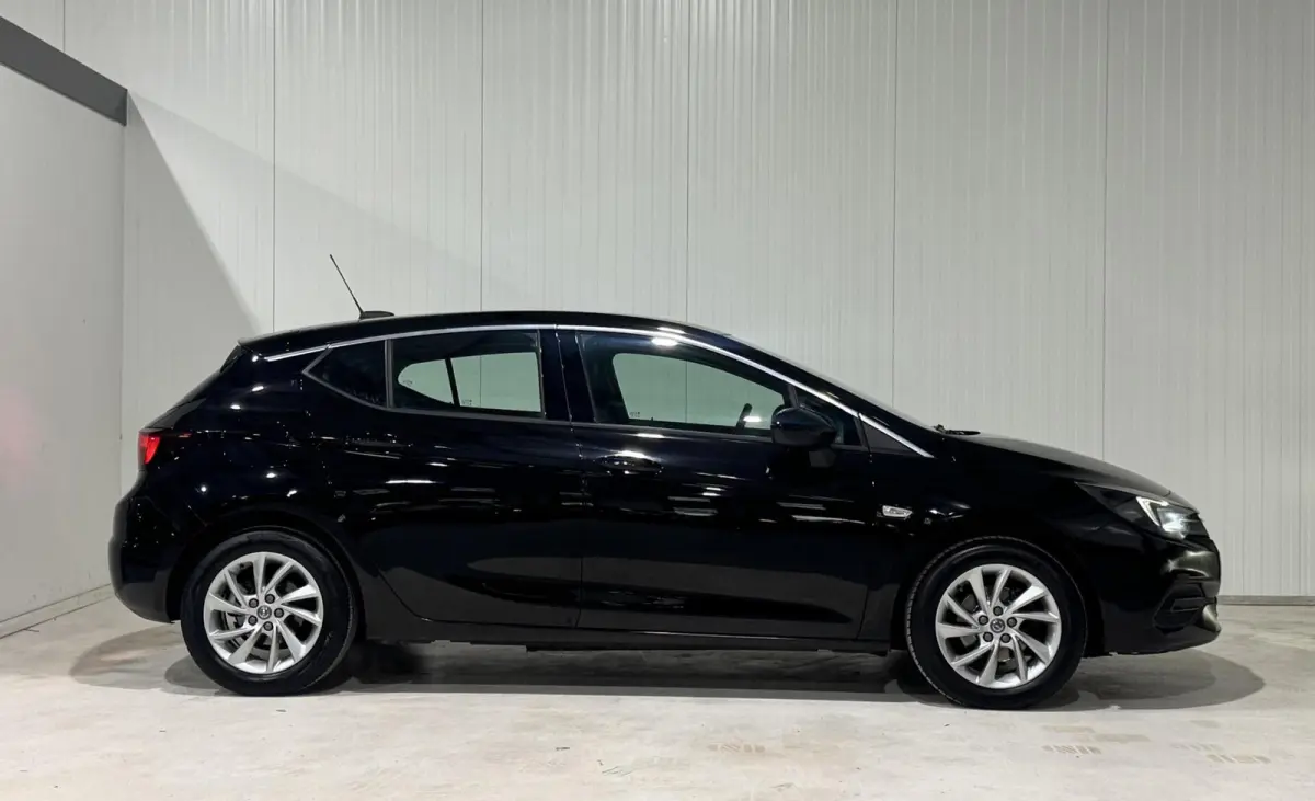 Business Elegance|KEYLESS|CARPLAY|LANE ASSIST