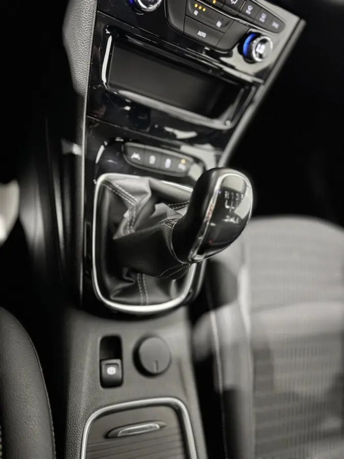 Business Elegance|KEYLESS|CARPLAY|LANE ASSIST