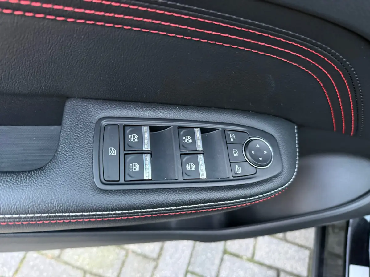 1.6 E-Tech Hybrid 145 R.S. Line, Panoramadak,Stoelverwarming,Stuurverwarming,Apple Carplay/Android