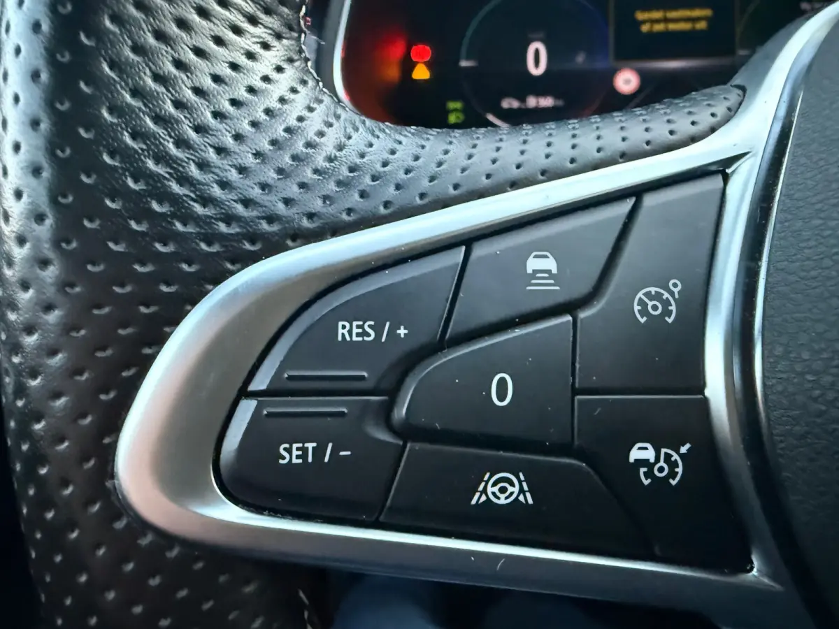 1.6 E-Tech Hybrid 145 R.S. Line, Panoramadak,Stoelverwarming,Stuurverwarming,Apple Carplay/Android