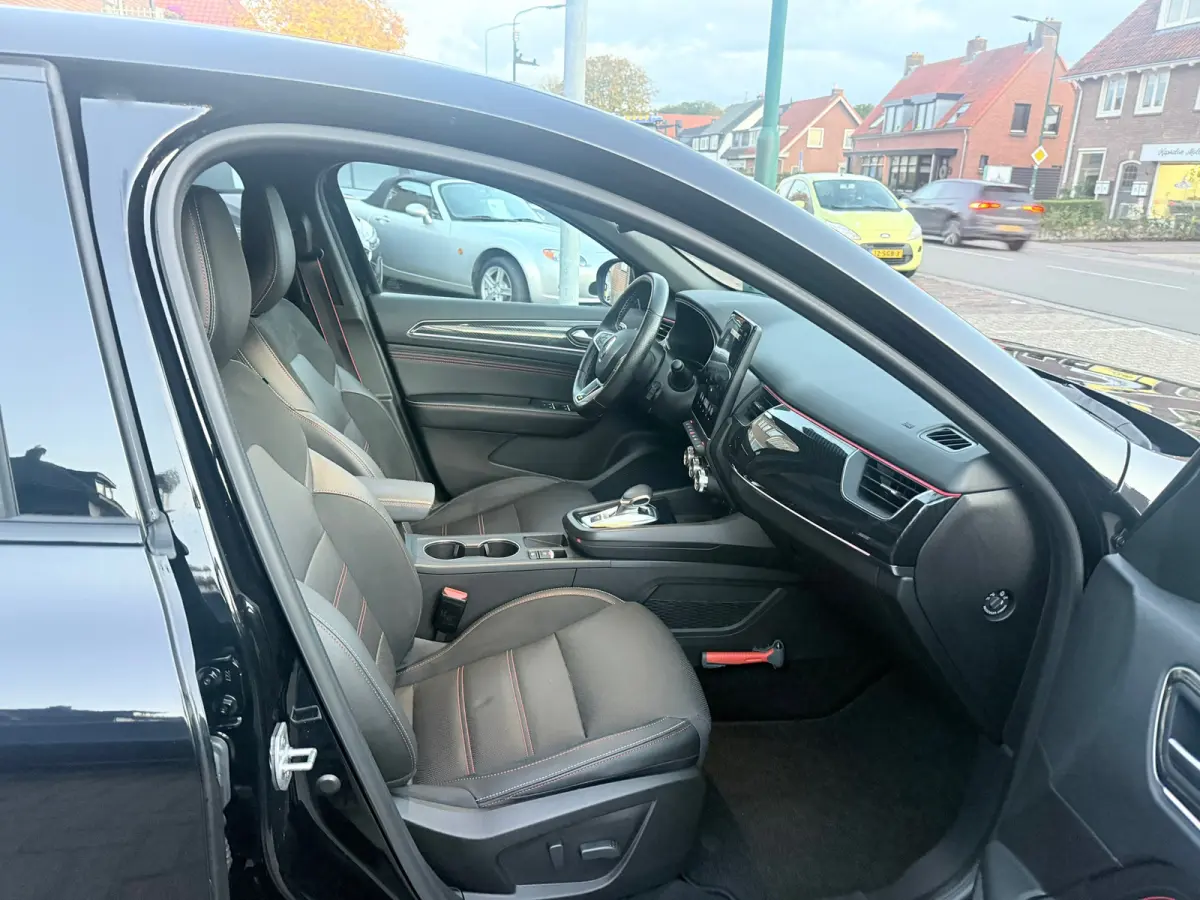 1.6 E-Tech Hybrid 145 R.S. Line, Panoramadak,Stoelverwarming,Stuurverwarming,Apple Carplay/Android