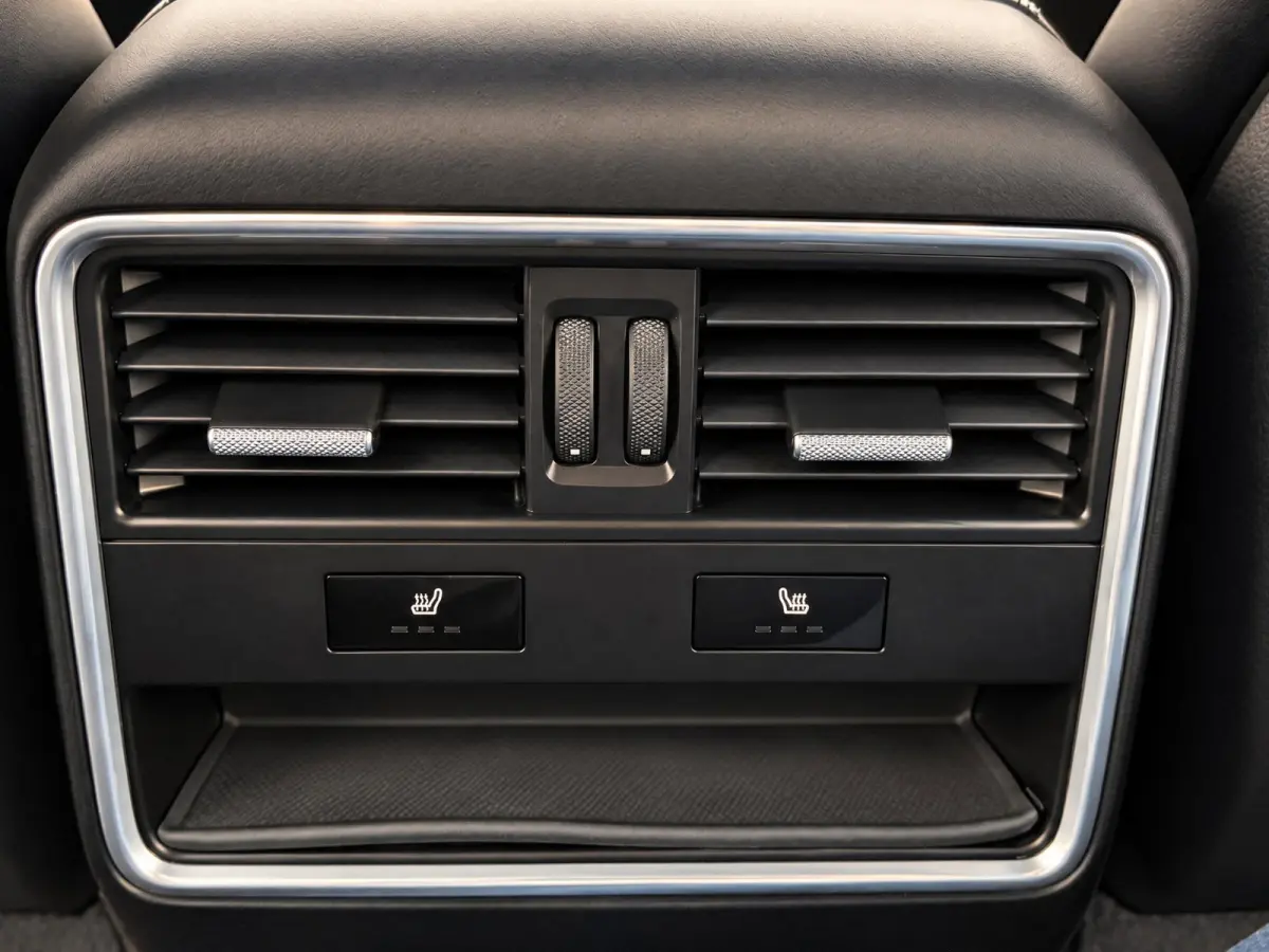 3.0 E-Hybrid 462PK | Matrix | Bose | Memory | ACC | Carbon | 21" LMV | Trekhaak