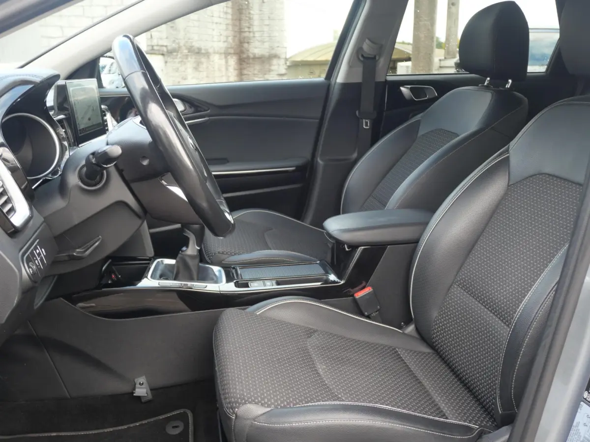 1.0 T-GDi DynamicPlusLine | Cruise | Carplay | Keyless | Navi | Stoel-Stuurverwarming |