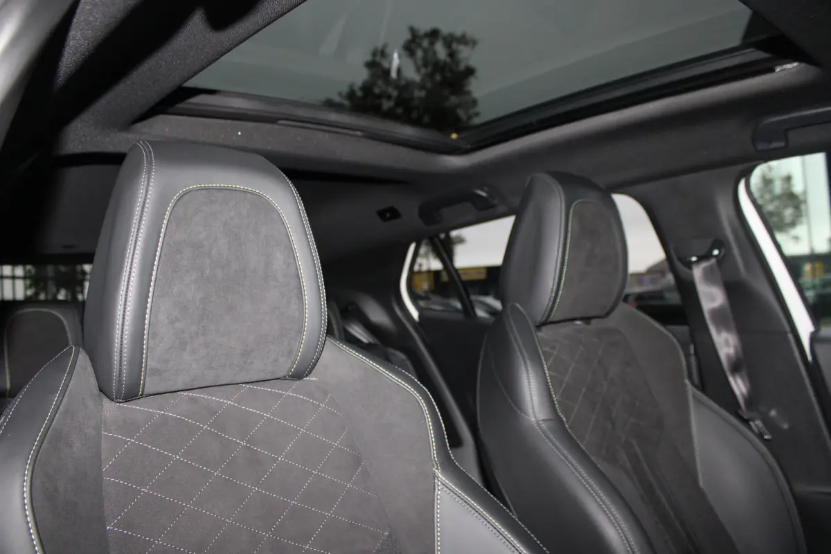 EV GT Pack 50 kWh | Fase 3 laden | SOH 93,38% | Panorama/schuifdak | Stoelverwarming | Navigatie | Camera | NL auto |