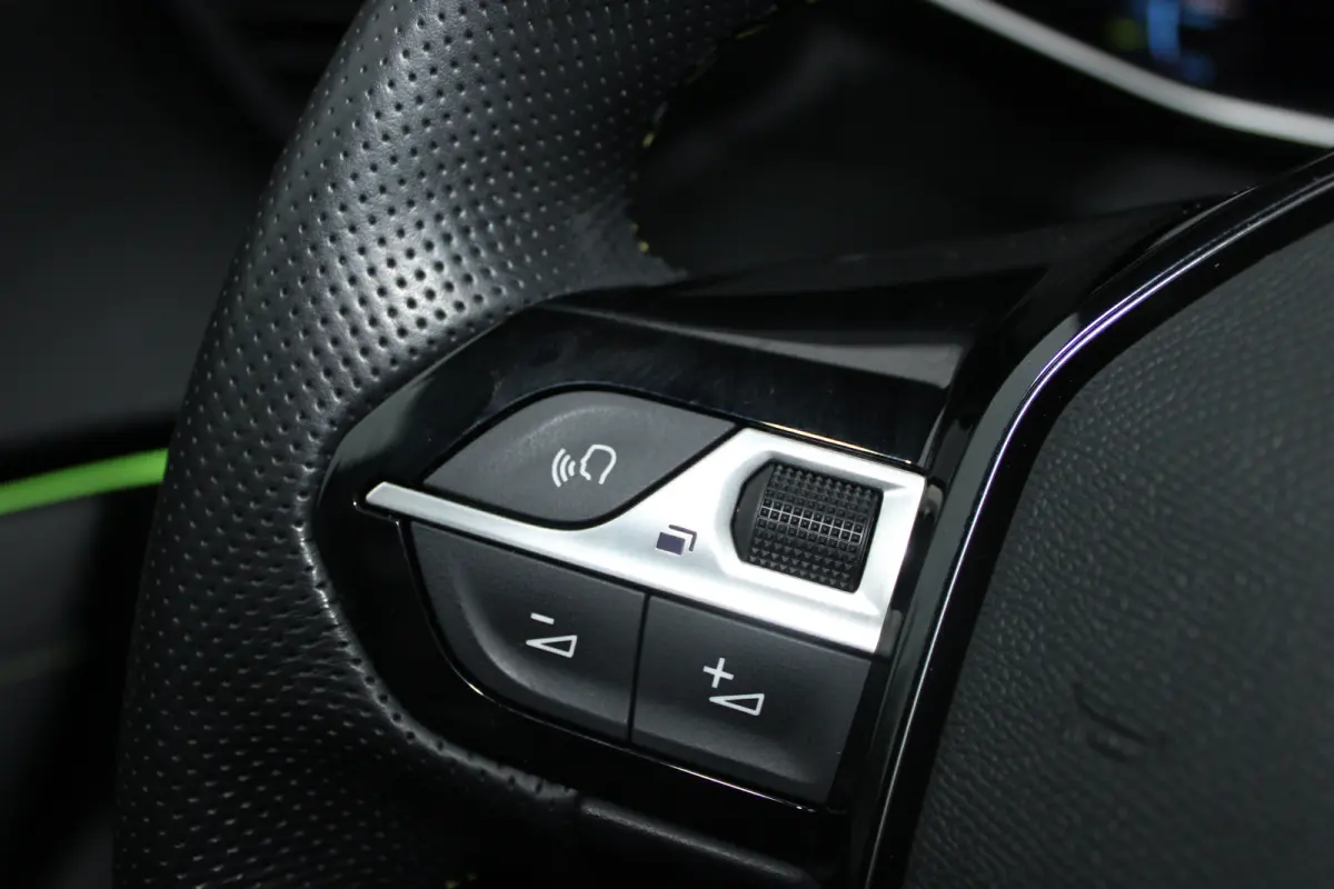 EV GT Pack 50 kWh | Fase 3 laden | SOH 93,38% | Panorama/schuifdak | Stoelverwarming | Navigatie | Camera | NL auto |