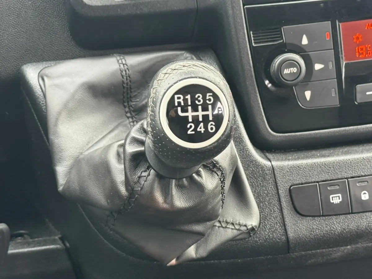 2.2 BlueHDi 140 L2H2 3.5t 6 pers Camera Carplay Trekhaak 3000kg Cruise Navigatie