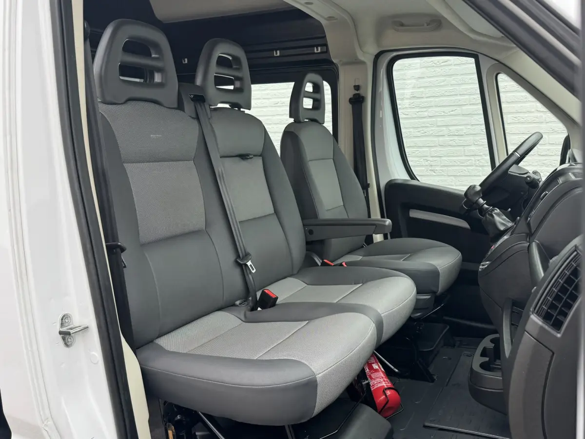 2.2 BlueHDi 140 L2H2 3.5t 6 pers Camera Carplay Trekhaak 3000kg Cruise Navigatie
