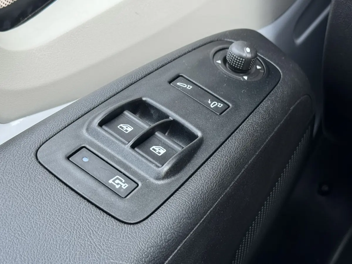 2.2 BlueHDi 140 L2H2 3.5t 6 pers Camera Carplay Trekhaak 3000kg Cruise Navigatie
