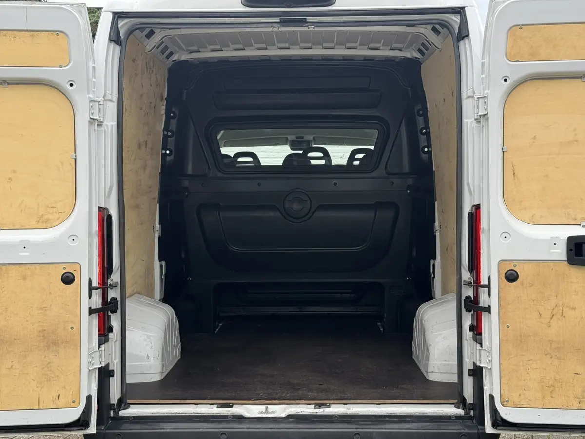 2.2 BlueHDi 140 L2H2 3.5t 6 pers Camera Carplay Trekhaak 3000kg Cruise Navigatie