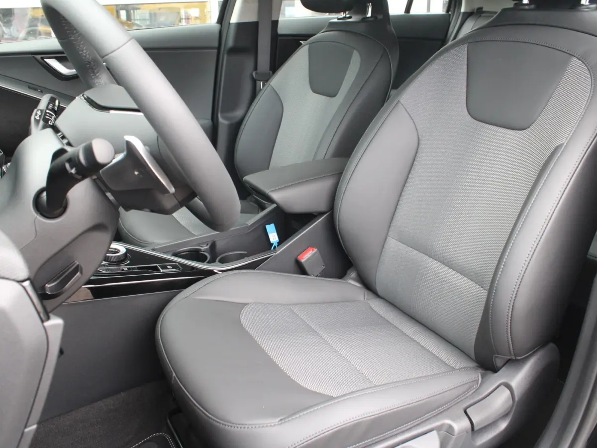 1.6 GDi Hybrid DynamicLine | Op voorraad | Keyless | Adapt. Cruise | LED | Navi | Carplay | Camera
