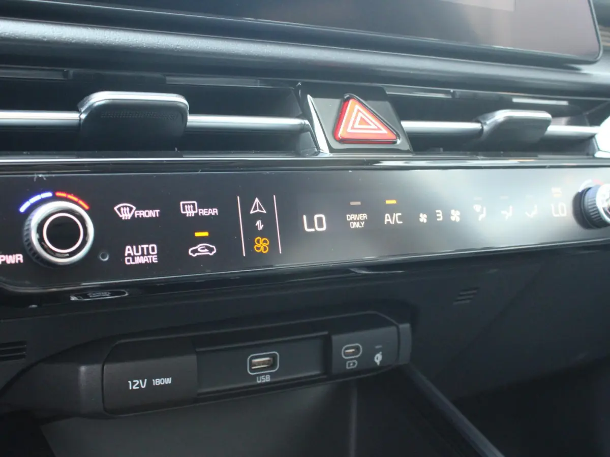 1.6 GDi Hybrid DynamicLine | Op voorraad | Keyless | Adapt. Cruise | LED | Navi | Carplay | Camera