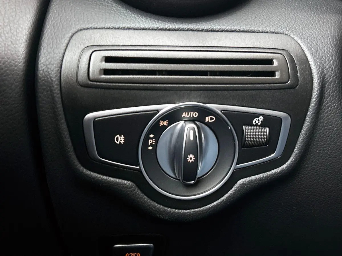 4MATIC Business Solution Luxury CAMERA | TREKHAAK | NAVI & CARPLAY