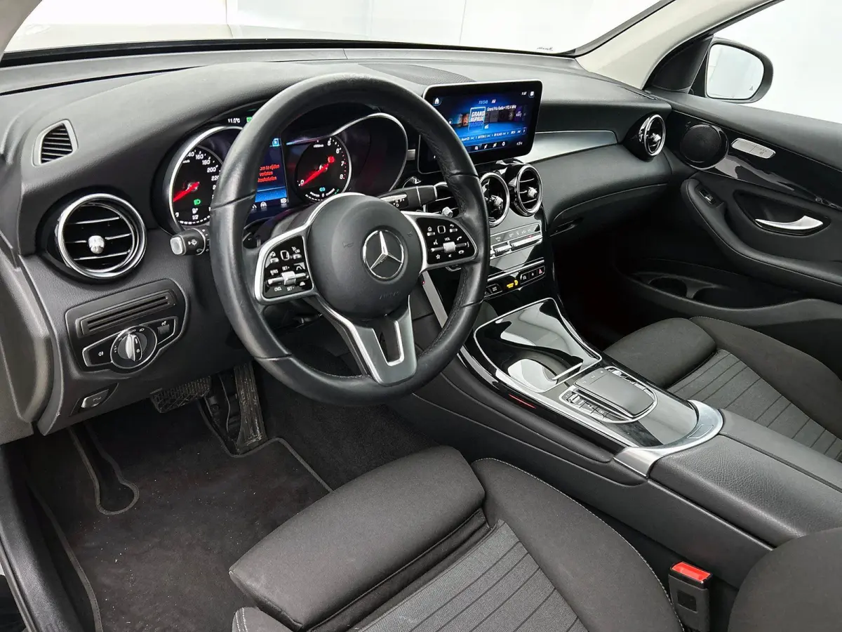 4MATIC Business Solution Luxury CAMERA | TREKHAAK | NAVI & CARPLAY