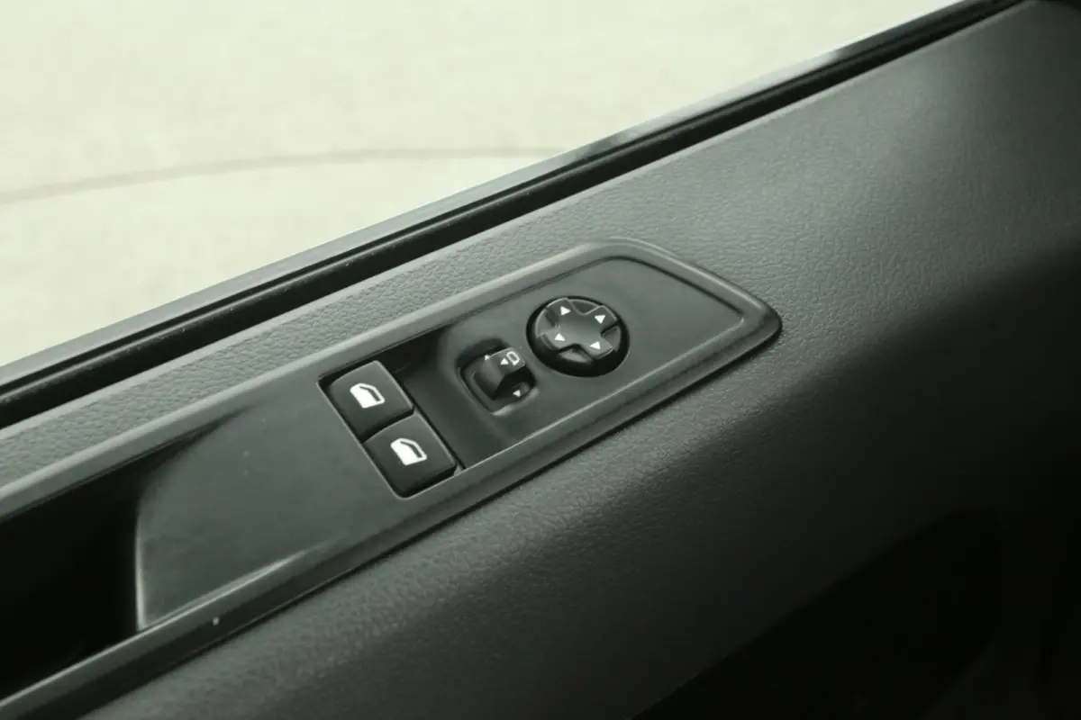 CDTI L3H1 | Airco | Cruise | 3 Zits | Kasten | Trekhaak | Parkeersens. | Imperiaal