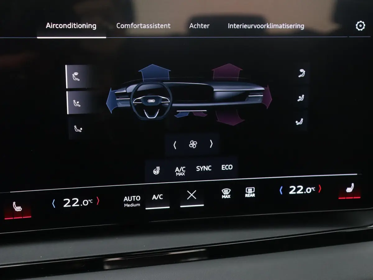 Advanced edition performance 100 kWh 306 PK | Navigatie | Omgevingscamera’s | Elektrisch instelbare stoelen | MMI Bijrijdersscherm | Leder-kunstlederen sportstoelen | Matrix Ledkoplampen| 