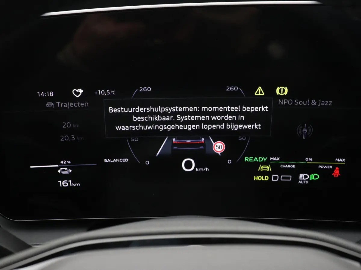 Advanced edition performance 100 kWh 306 PK | Navigatie | Omgevingscamera’s | Elektrisch instelbare stoelen | MMI Bijrijdersscherm | Leder-kunstlederen sportstoelen | Matrix Ledkoplampen| 