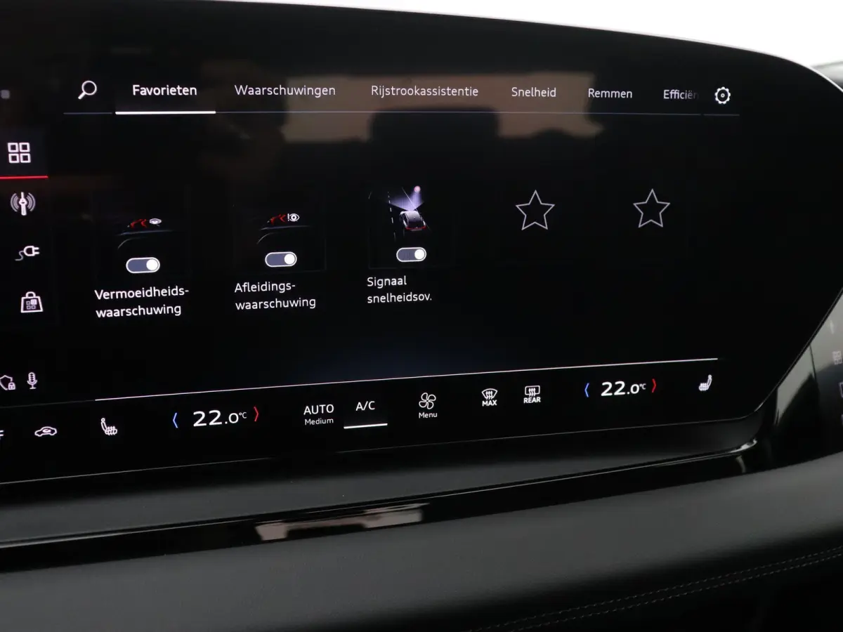 Advanced edition performance 100 kWh 306 PK | Navigatie | Omgevingscamera’s | Elektrisch instelbare stoelen | MMI Bijrijdersscherm | Leder-kunstlederen sportstoelen | Matrix Ledkoplampen| 