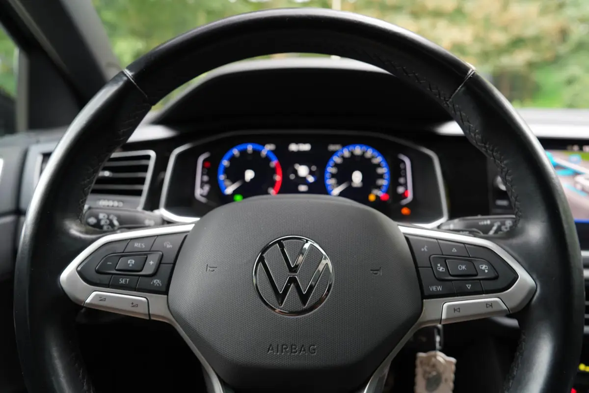 1.0 TSI R-Line | Panorama | ACC | Carplay | Camera | IQ Light
