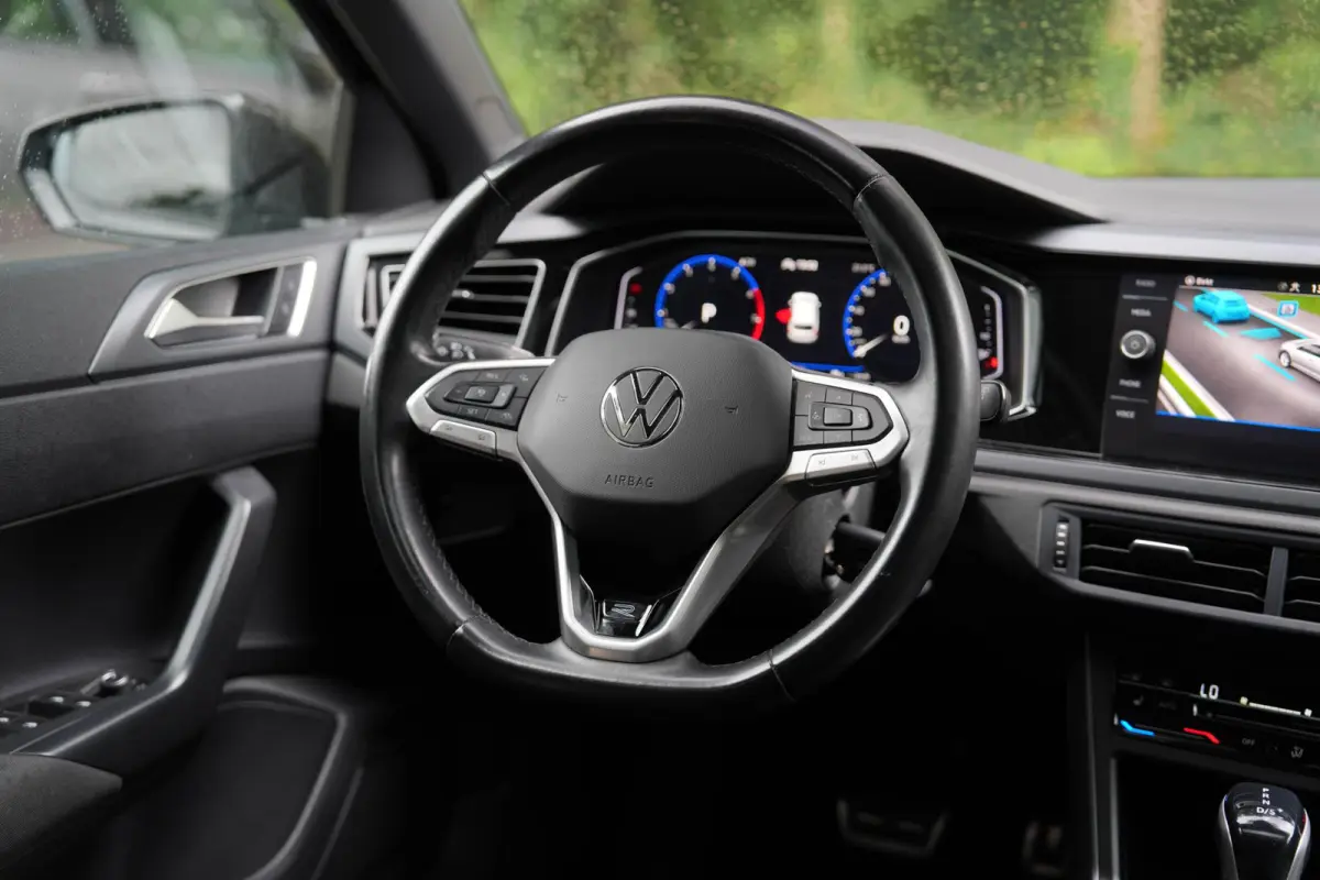 1.0 TSI R-Line | Panorama | ACC | Carplay | Camera | IQ Light