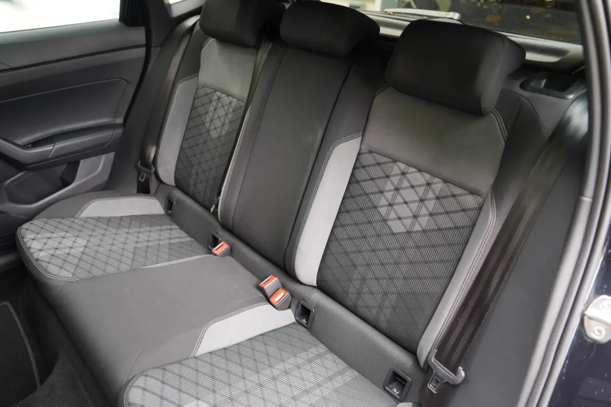 1.0 TSI R-Line | Panorama | ACC | Carplay | Camera | IQ Light
