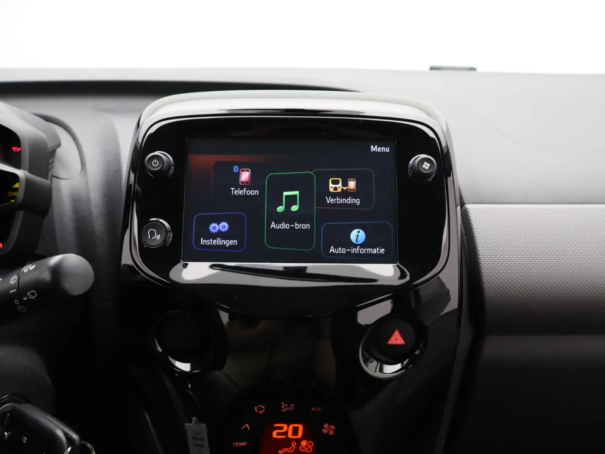 1.0 e-VTi Allure Carplay | Camera | Climate Control | Keyless | Bluetooth Telefoonverbinding | 15" Lichtmetalen Velgen | Origineel NL!