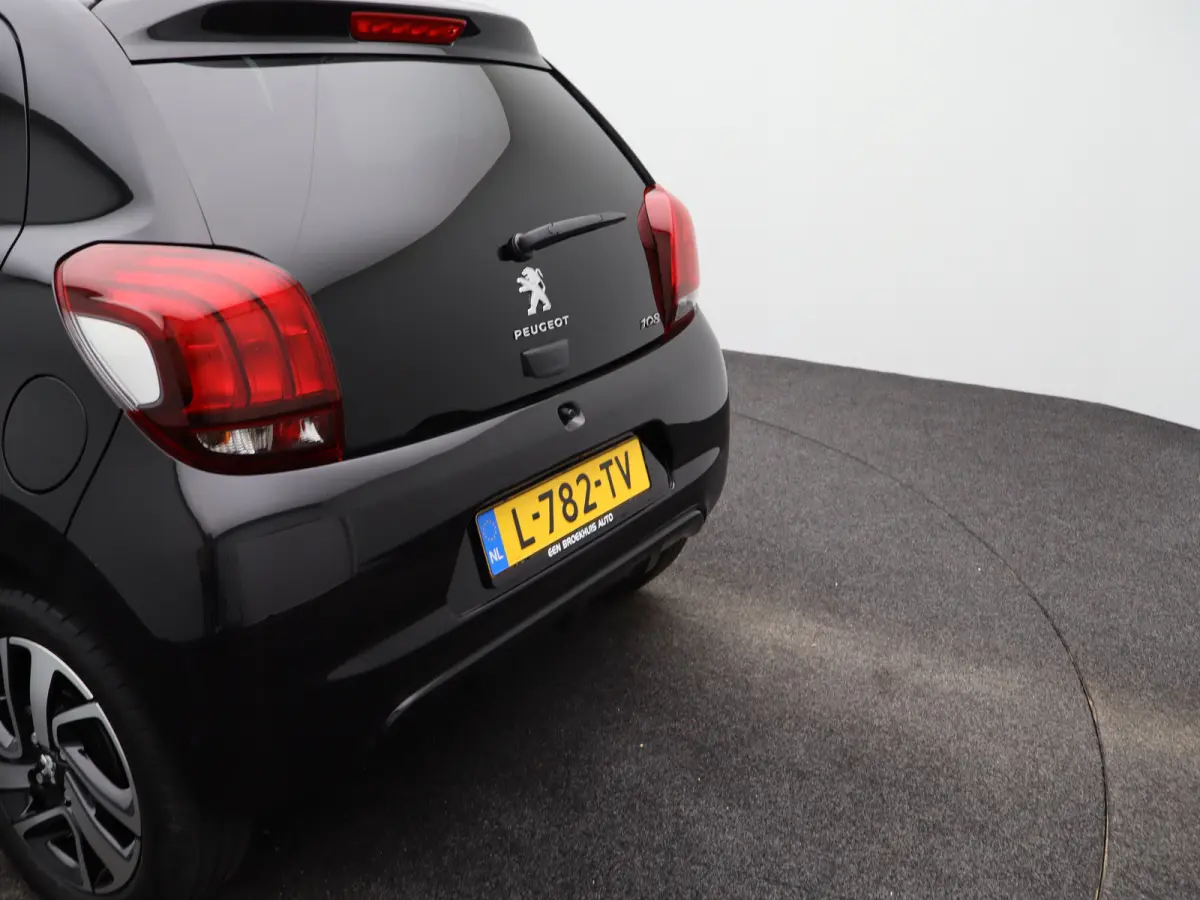 1.0 e-VTi Allure Carplay | Camera | Climate Control | Keyless | Bluetooth Telefoonverbinding | 15" Lichtmetalen Velgen | Origineel NL!