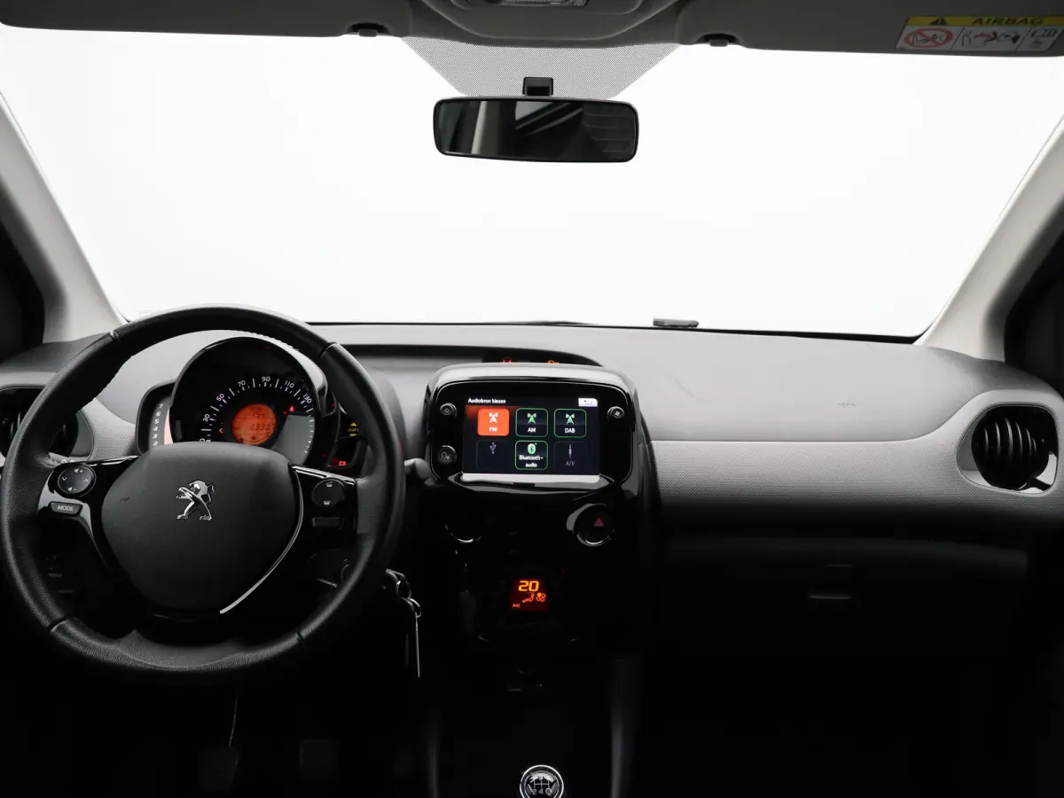1.0 e-VTi Allure Carplay | Camera | Climate Control | Keyless | Bluetooth Telefoonverbinding | 15" Lichtmetalen Velgen | Origineel NL!
