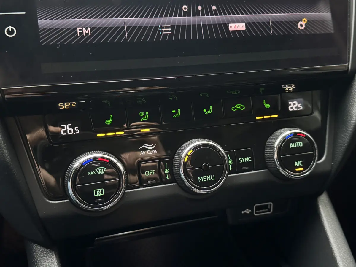 1.5 TSI 150PK DSG GREENTECH BUSINESS PLUS EDITION TREKHAAK/CAMERA/CARPLAY/LEDER