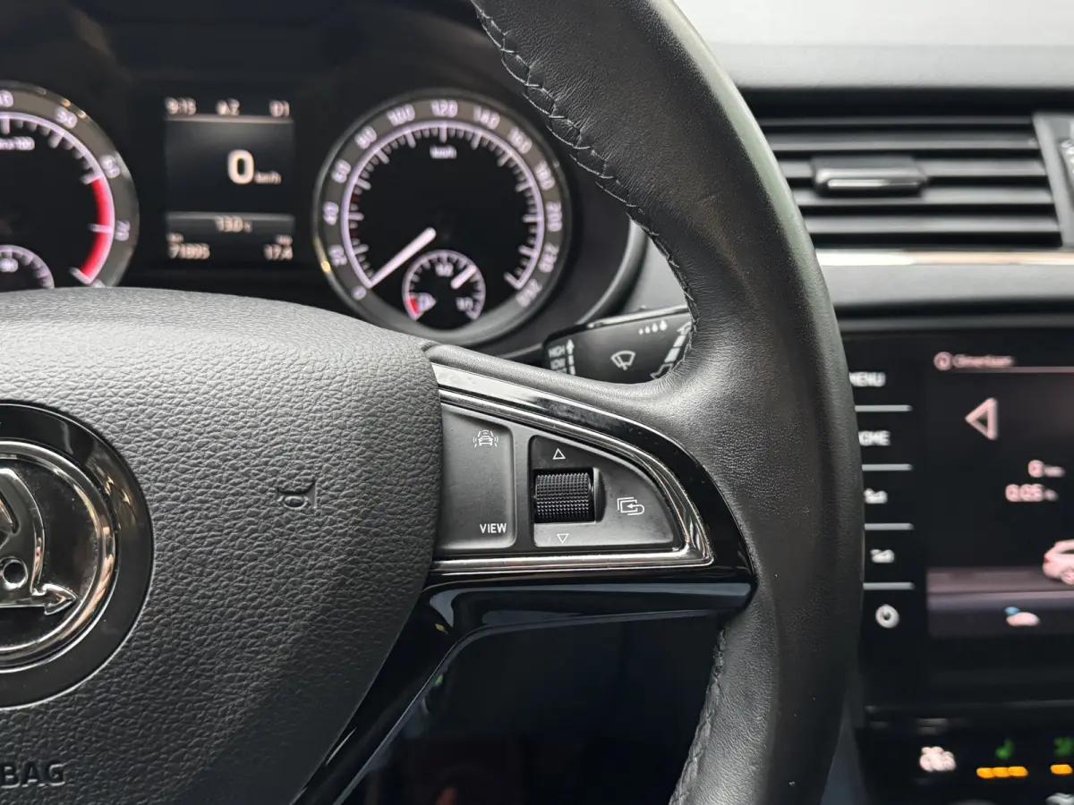 1.5 TSI 150PK DSG GREENTECH BUSINESS PLUS EDITION TREKHAAK/CAMERA/CARPLAY/LEDER