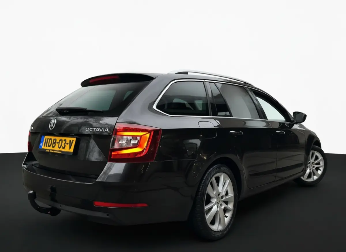 1.5 TSI 150PK DSG GREENTECH BUSINESS PLUS EDITION TREKHAAK/CAMERA/CARPLAY/LEDER