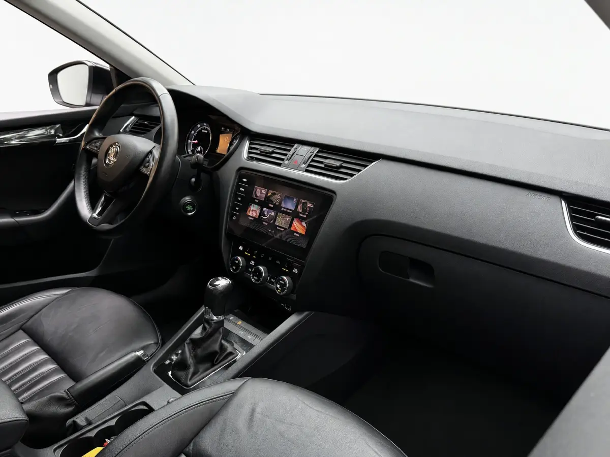 1.5 TSI 150PK DSG GREENTECH BUSINESS PLUS EDITION TREKHAAK/CAMERA/CARPLAY/LEDER