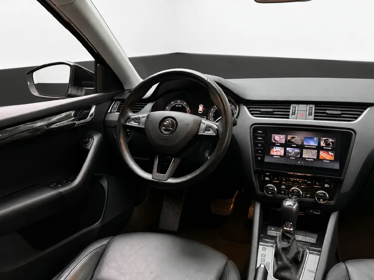 1.5 TSI 150PK DSG GREENTECH BUSINESS PLUS EDITION TREKHAAK/CAMERA/CARPLAY/LEDER