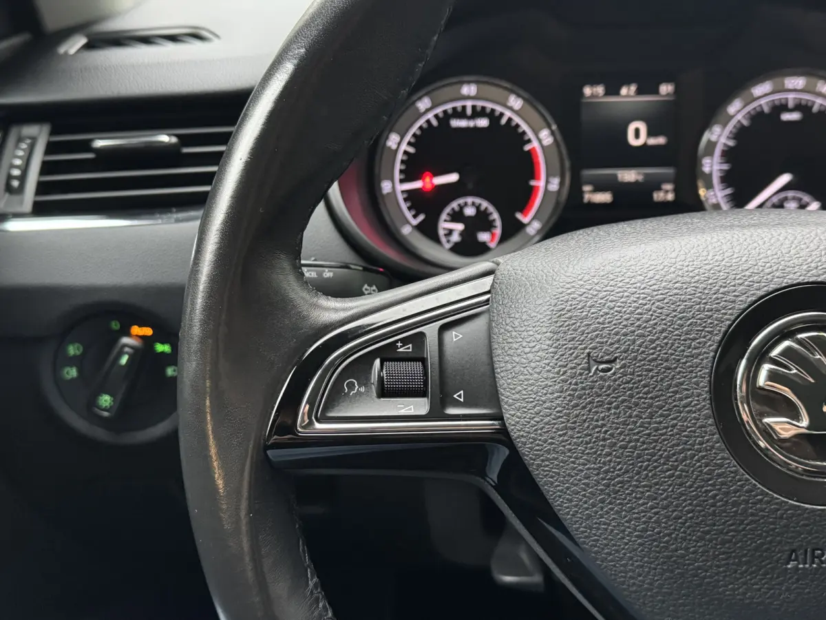 1.5 TSI 150PK DSG GREENTECH BUSINESS PLUS EDITION TREKHAAK/CAMERA/CARPLAY/LEDER