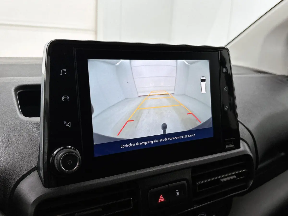 1.5D L1H1 Innovation | Automaat | Trekhaak | Camera | Navigatie | Lichtmetalen velgen