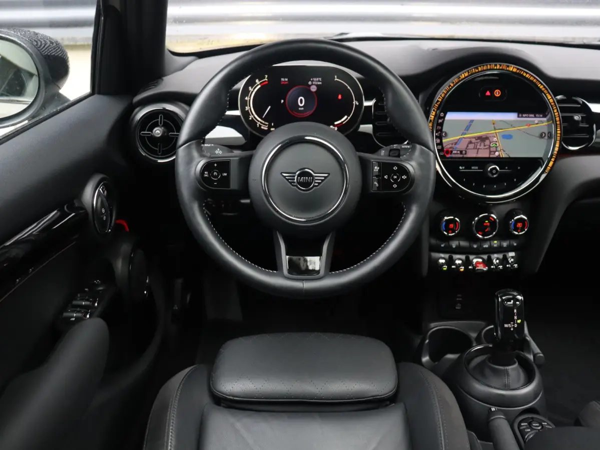 Cooper | Camden Edition + Panodak + Sportstoelen + Apple Carplay + Camera + Comfort Access + Stuurwiel Verwarmd + 17'' LMV
