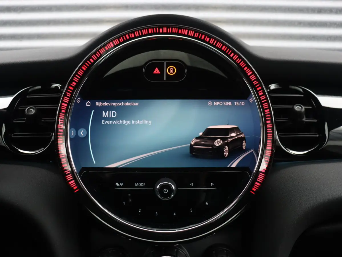 Cooper | Camden Edition + Panodak + Sportstoelen + Apple Carplay + Camera + Comfort Access + Stuurwiel Verwarmd + 17'' LMV