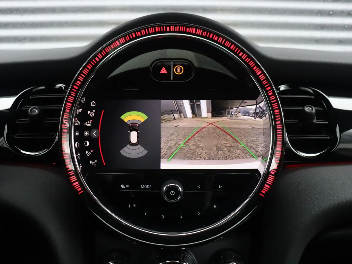 Cooper | Camden Edition + Panodak + Sportstoelen + Apple Carplay + Camera + Comfort Access + Stuurwiel Verwarmd + 17'' LMV