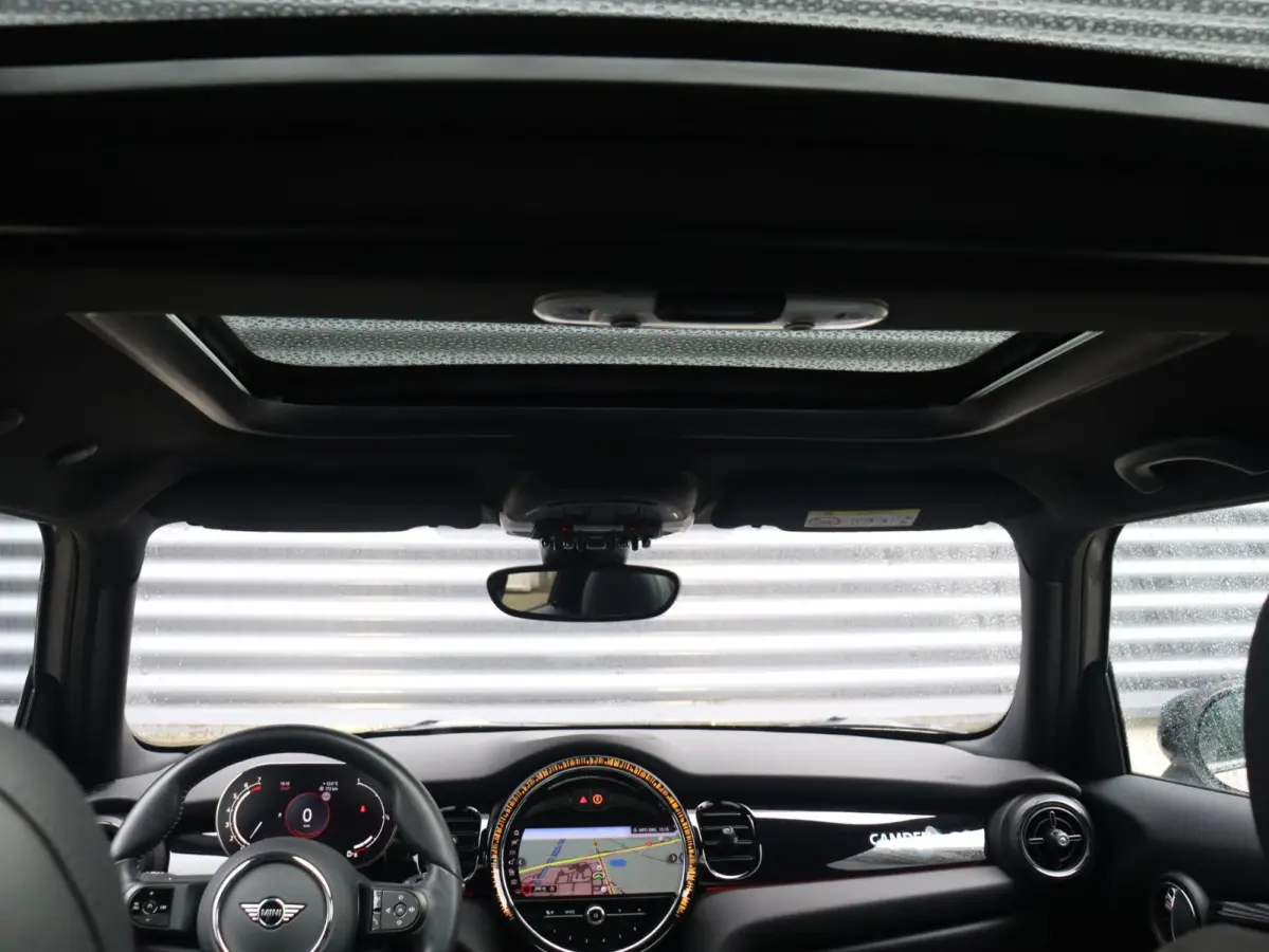 Cooper | Camden Edition + Panodak + Sportstoelen + Apple Carplay + Camera + Comfort Access + Stuurwiel Verwarmd + 17'' LMV