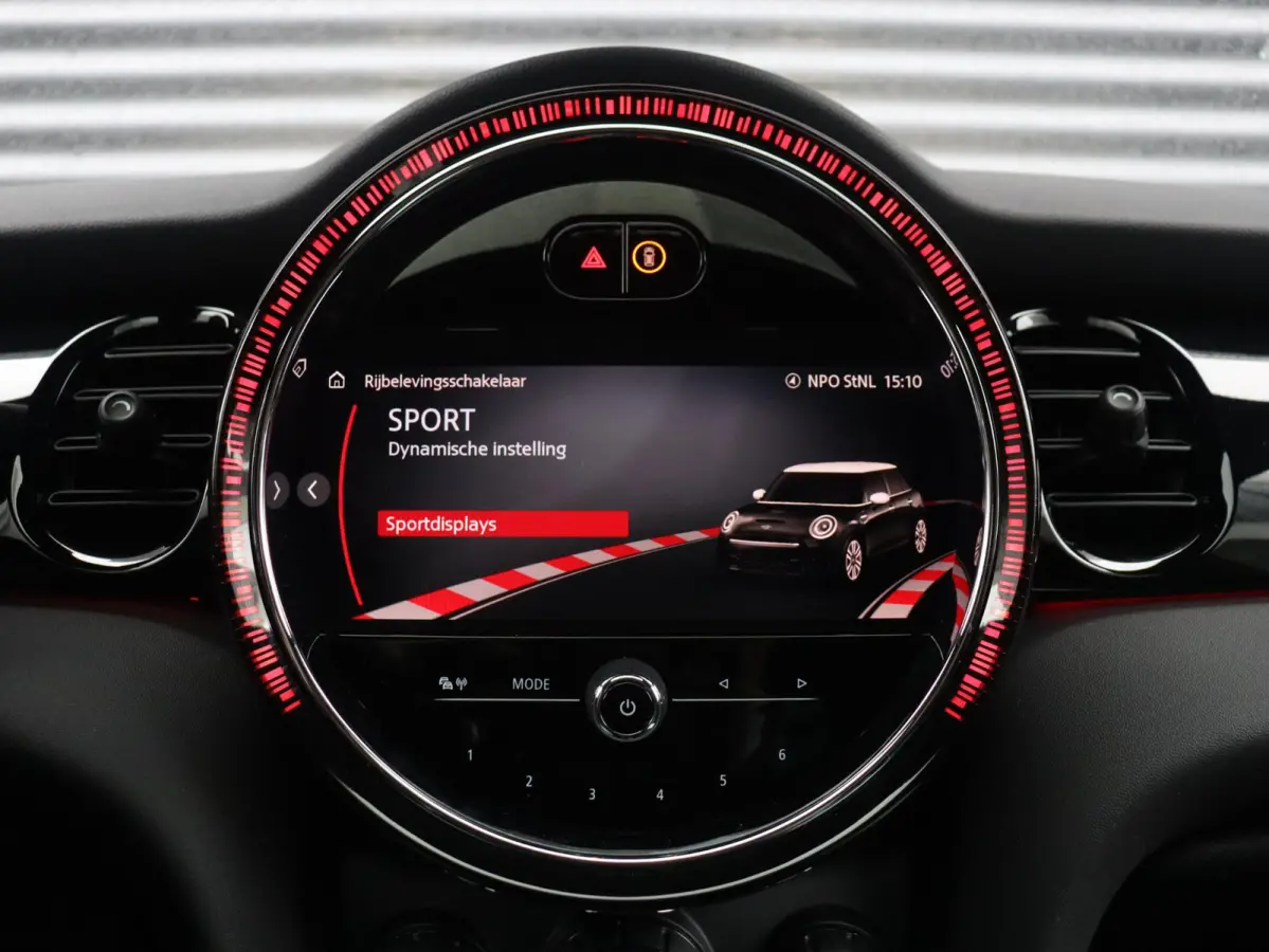 Cooper | Camden Edition + Panodak + Sportstoelen + Apple Carplay + Camera + Comfort Access + Stuurwiel Verwarmd + 17'' LMV
