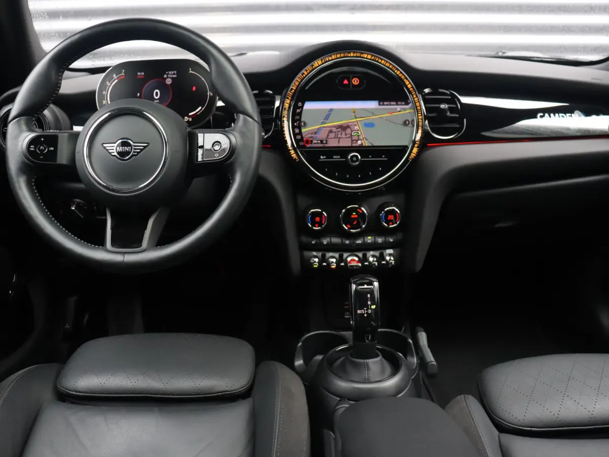 Cooper | Camden Edition + Panodak + Sportstoelen + Apple Carplay + Camera + Comfort Access + Stuurwiel Verwarmd + 17'' LMV