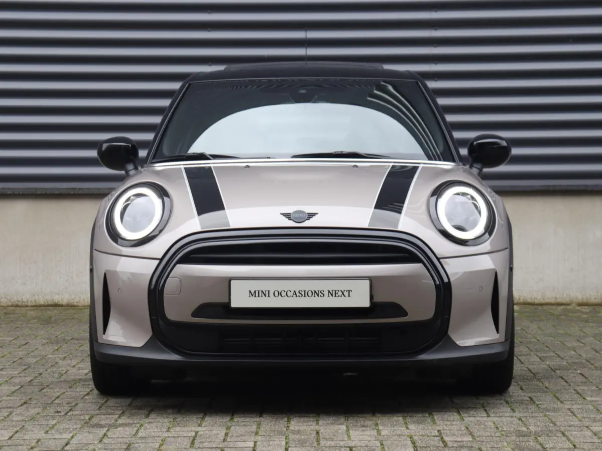 Cooper | Camden Edition + Panodak + Sportstoelen + Apple Carplay + Camera + Comfort Access + Stuurwiel Verwarmd + 17'' LMV