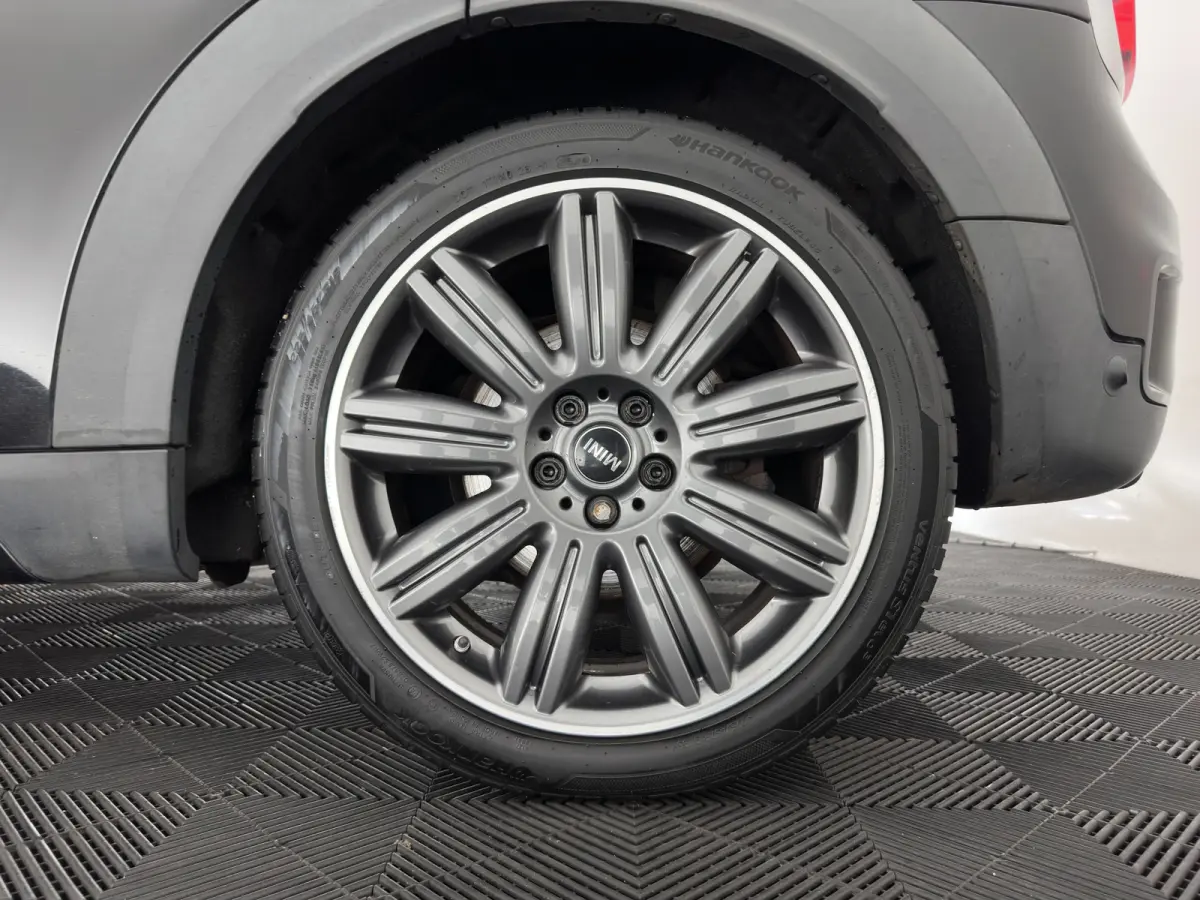 1.5 Cooper ALL4 Aut. *PANO | LEATHER | FULL-LED | HARMAN/KARDON | ADAPTIVE-CRUISE | CAMERA | SPORTSEATS | PRIVACY-GLASS | NAVI-FULLMAP | ECC | PDC | 19''ALU*