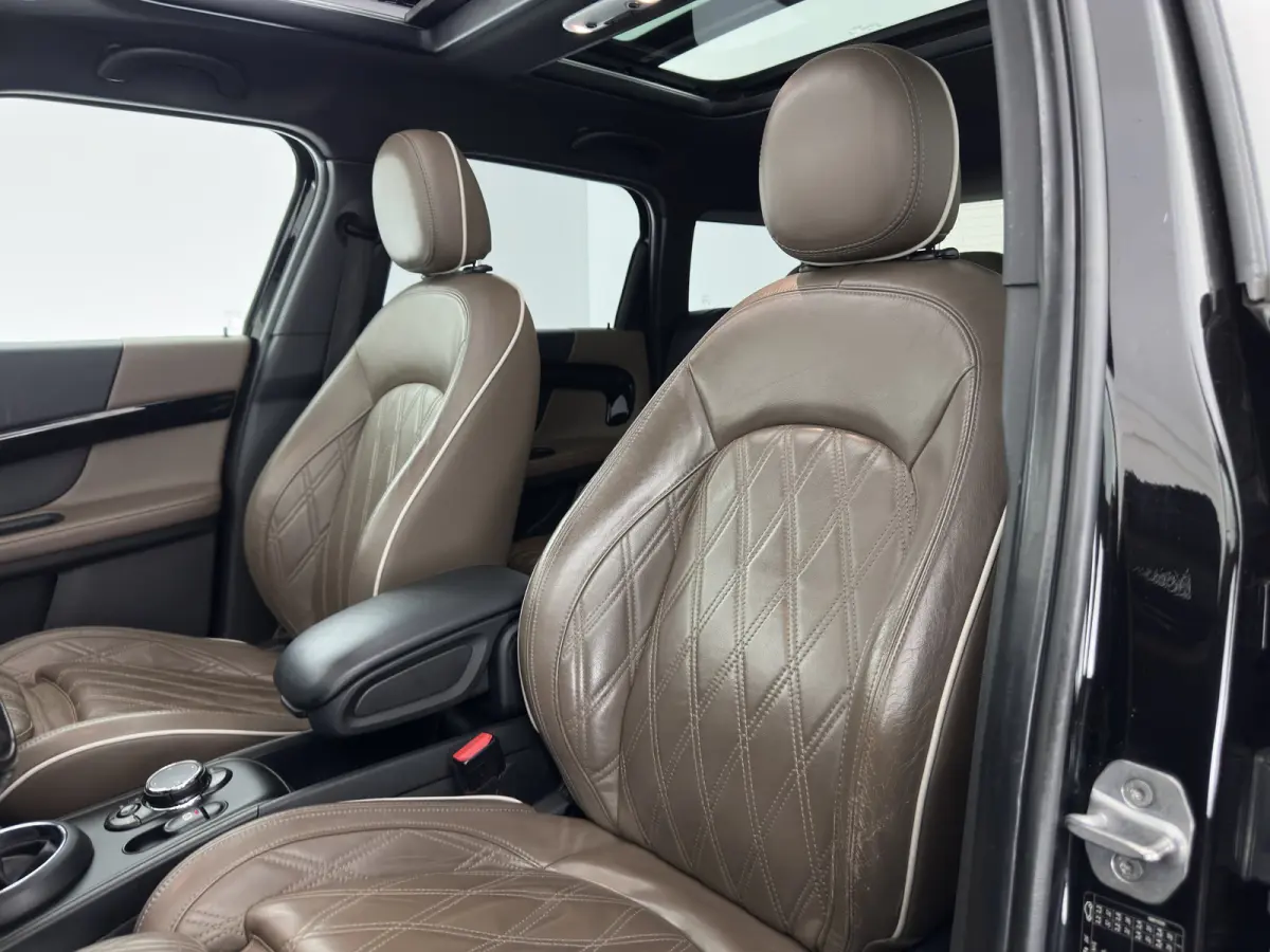 1.5 Cooper ALL4 Aut. *PANO | LEATHER | FULL-LED | HARMAN/KARDON | ADAPTIVE-CRUISE | CAMERA | SPORTSEATS | PRIVACY-GLASS | NAVI-FULLMAP | ECC | PDC | 19''ALU*