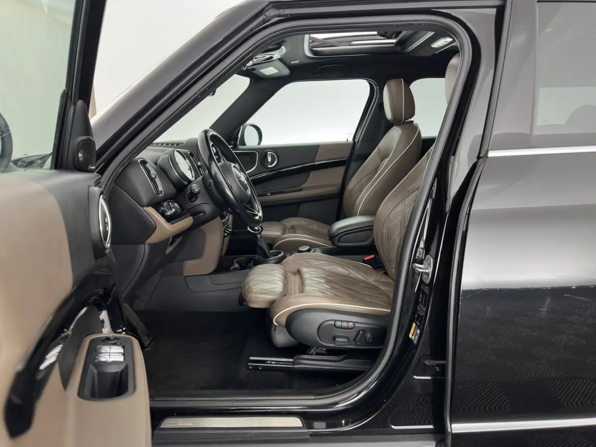 1.5 Cooper ALL4 Aut. *PANO | LEATHER | FULL-LED | HARMAN/KARDON | ADAPTIVE-CRUISE | CAMERA | SPORTSEATS | PRIVACY-GLASS | NAVI-FULLMAP | ECC | PDC | 19''ALU*