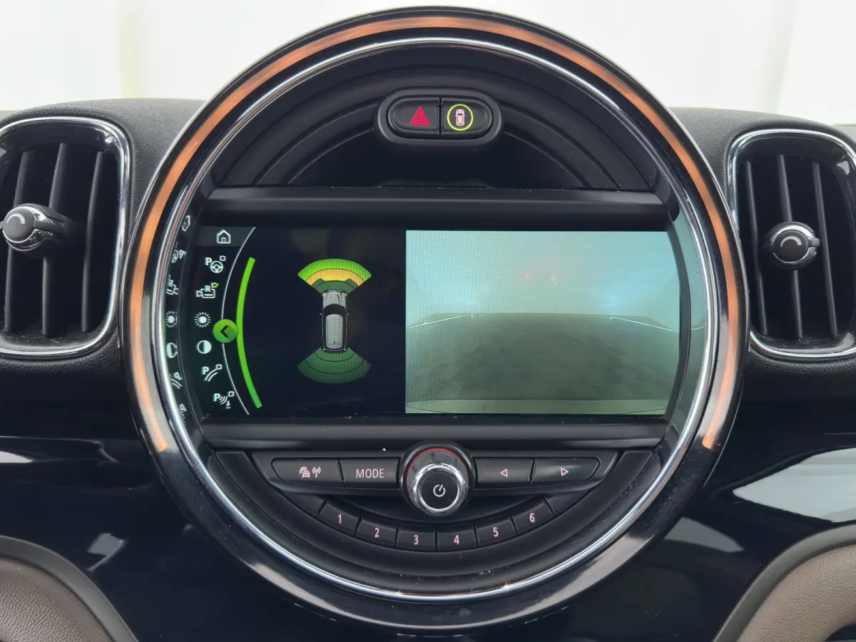 1.5 Cooper ALL4 Aut. *PANO | LEATHER | FULL-LED | HARMAN/KARDON | ADAPTIVE-CRUISE | CAMERA | SPORTSEATS | PRIVACY-GLASS | NAVI-FULLMAP | ECC | PDC | 19''ALU*