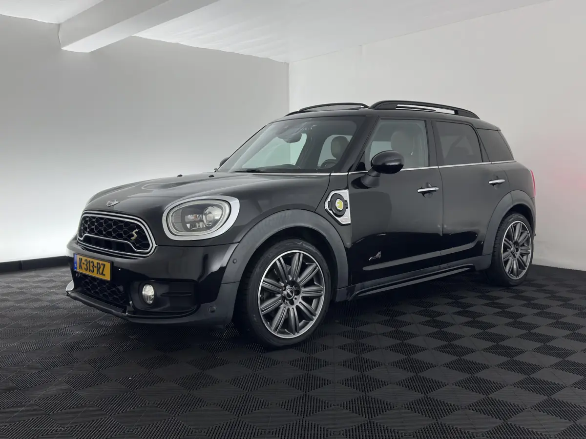 1.5 Cooper ALL4 Aut. *PANO | LEATHER | FULL-LED | HARMAN/KARDON | ADAPTIVE-CRUISE | CAMERA | SPORTSEATS | PRIVACY-GLASS | NAVI-FULLMAP | ECC | PDC | 19''ALU*