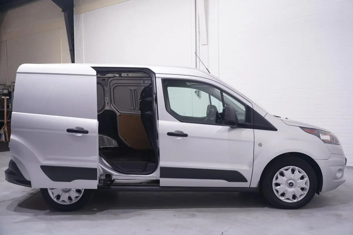 1.5 TDCI L1 Trend Navi, Camera, D-Riem vv 160 dkm Airco, Trekhaak, PDC achter, 3-Zits