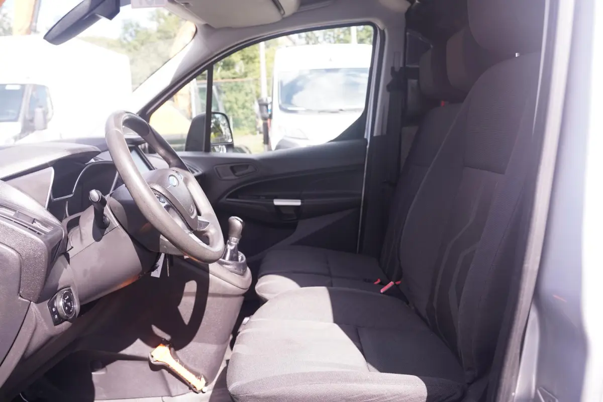 1.5 TDCI L1 Trend Navi, Camera, D-Riem vv 160 dkm Airco, Trekhaak, PDC achter, 3-Zits