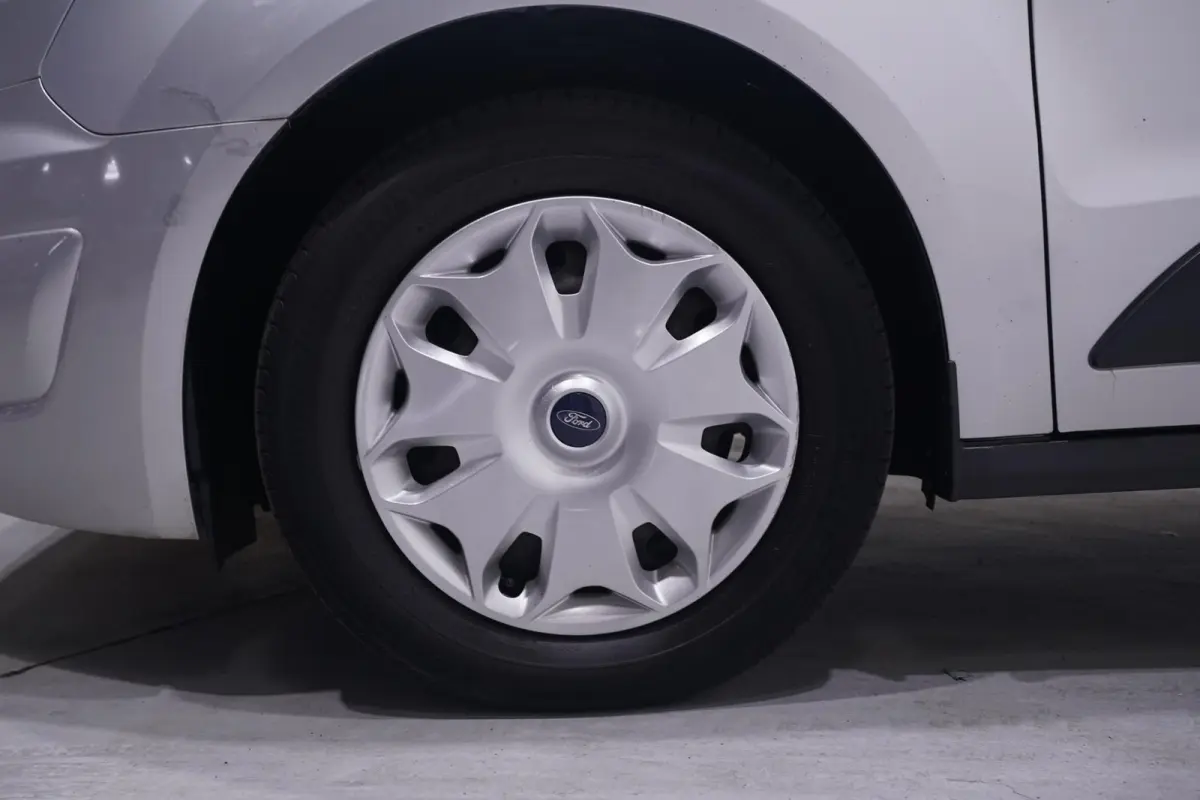1.5 TDCI L1 Trend Navi, Camera, D-Riem vv 160 dkm Airco, Trekhaak, PDC achter, 3-Zits